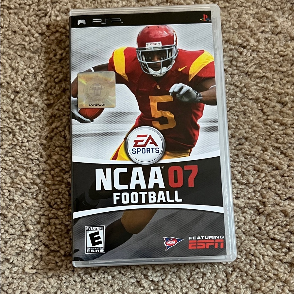 NCAA 07 Football for PSP - Black and Red